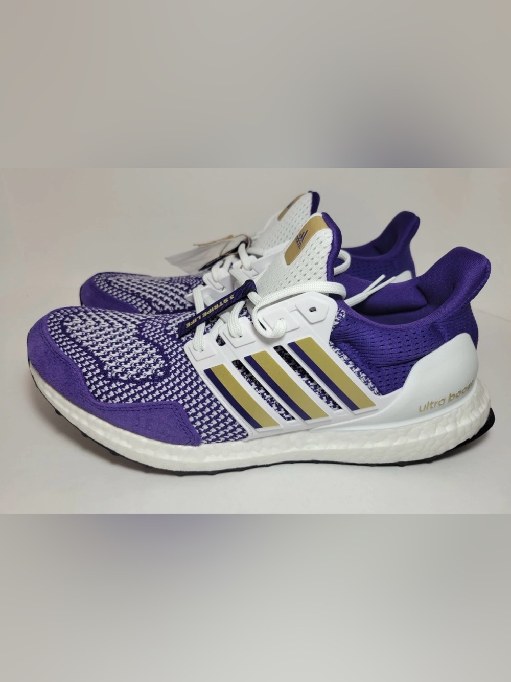 Adidas Ultraboost 1.0 University of Washington Huskies shoes- men 7/women 8.5